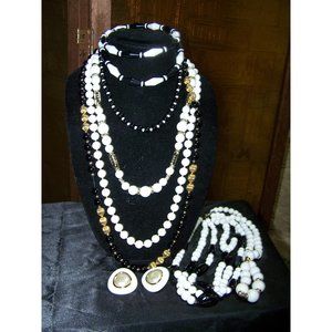 Vintage Jewelry Lot Necklaces 8 Piece Black White Beaded